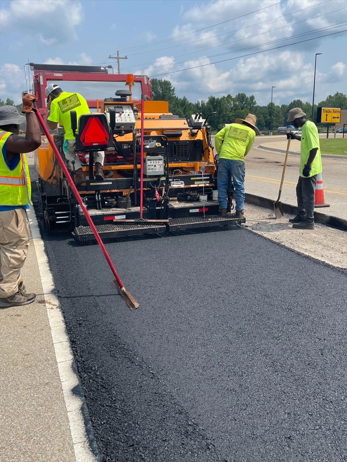 Asphalt paving services